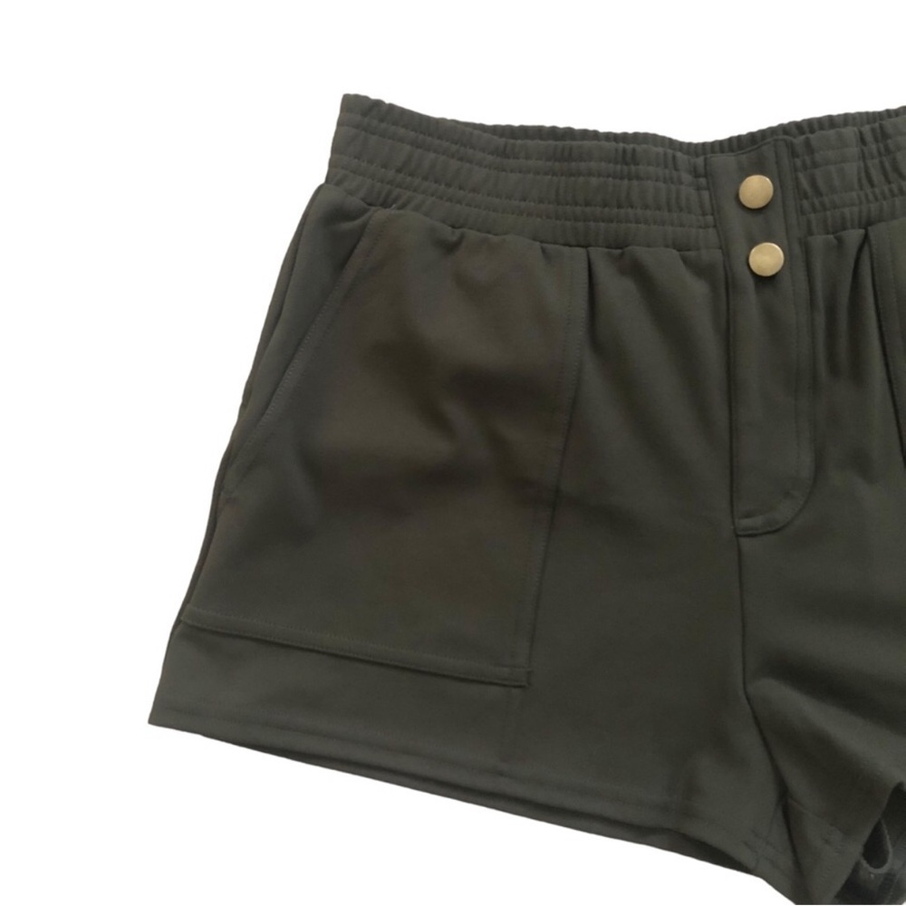 HALARA Mid Rise Elastic Waistband Button Side Pocket Casual Shorts 1.5'' - Picture 6 of 10